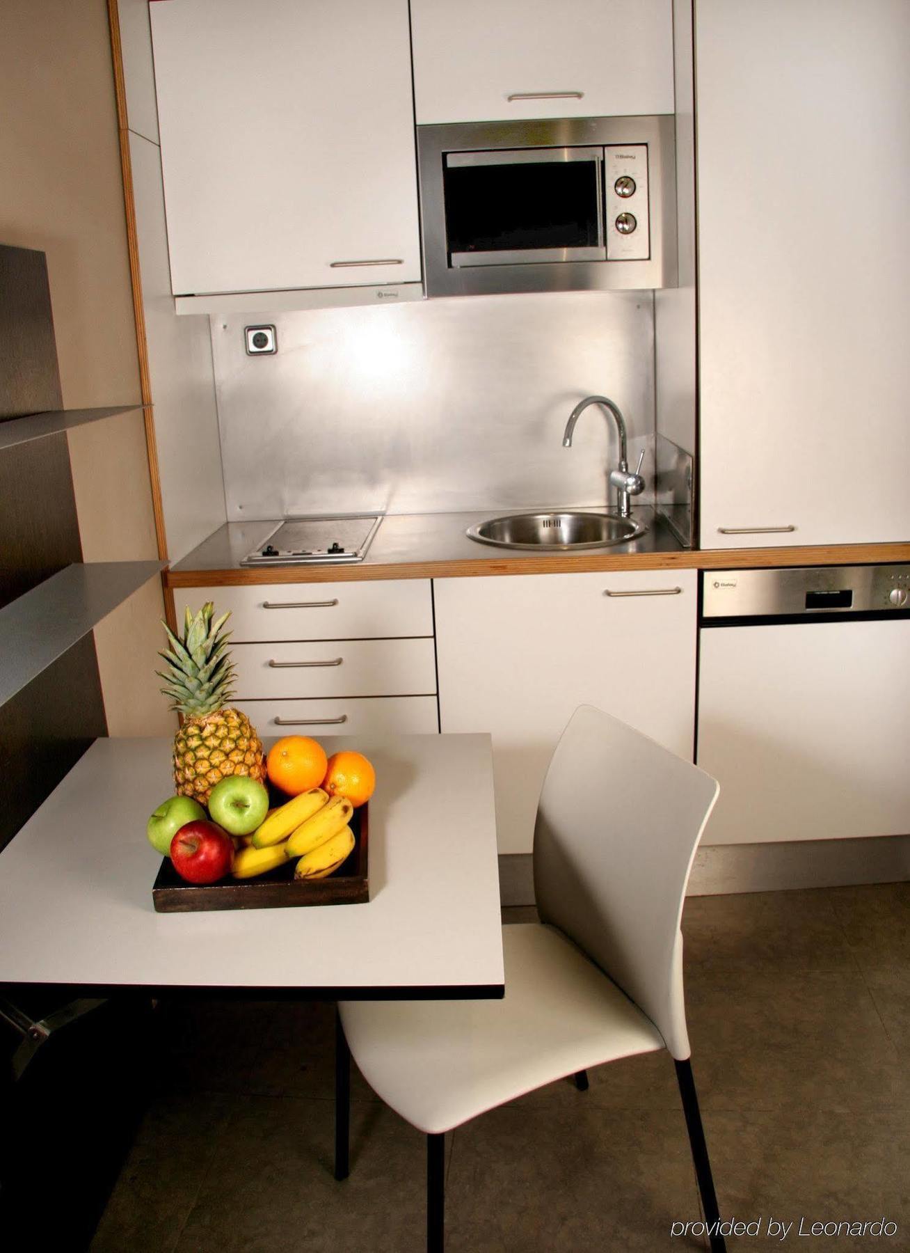 Aparthotel Allada 3* Barcelona Exterior photo