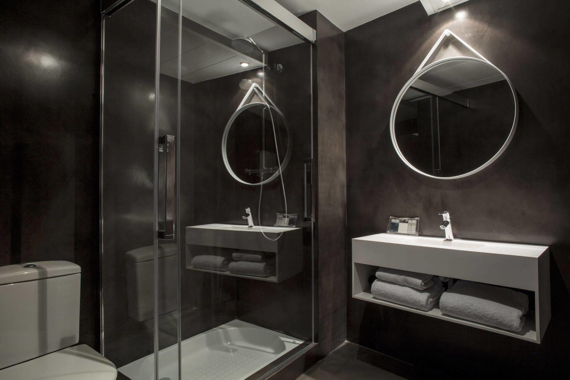 Aparthotel Allada 3* Barcelona Exterior photo