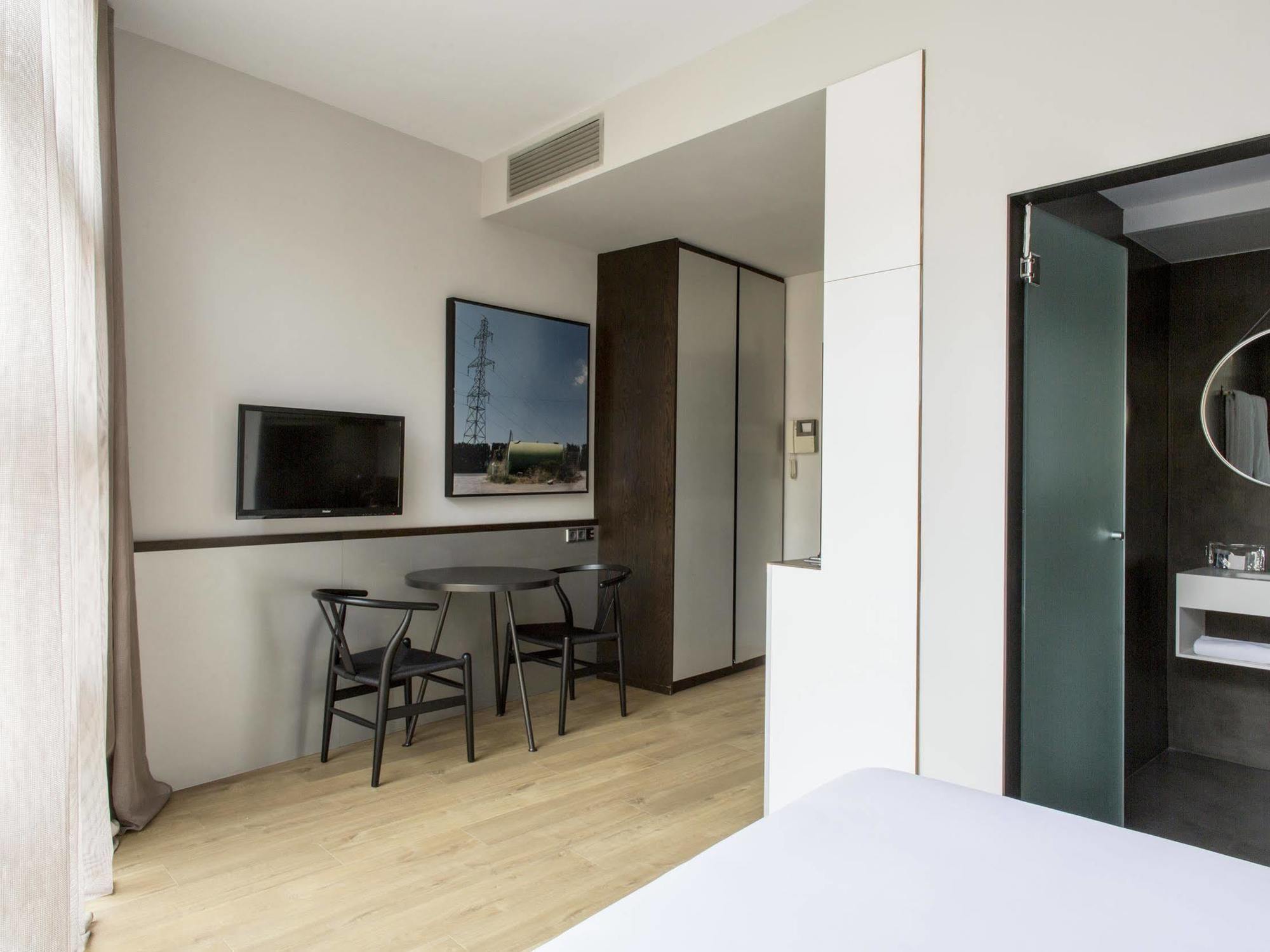 Aparthotel Allada 3* Barcelona Exterior photo